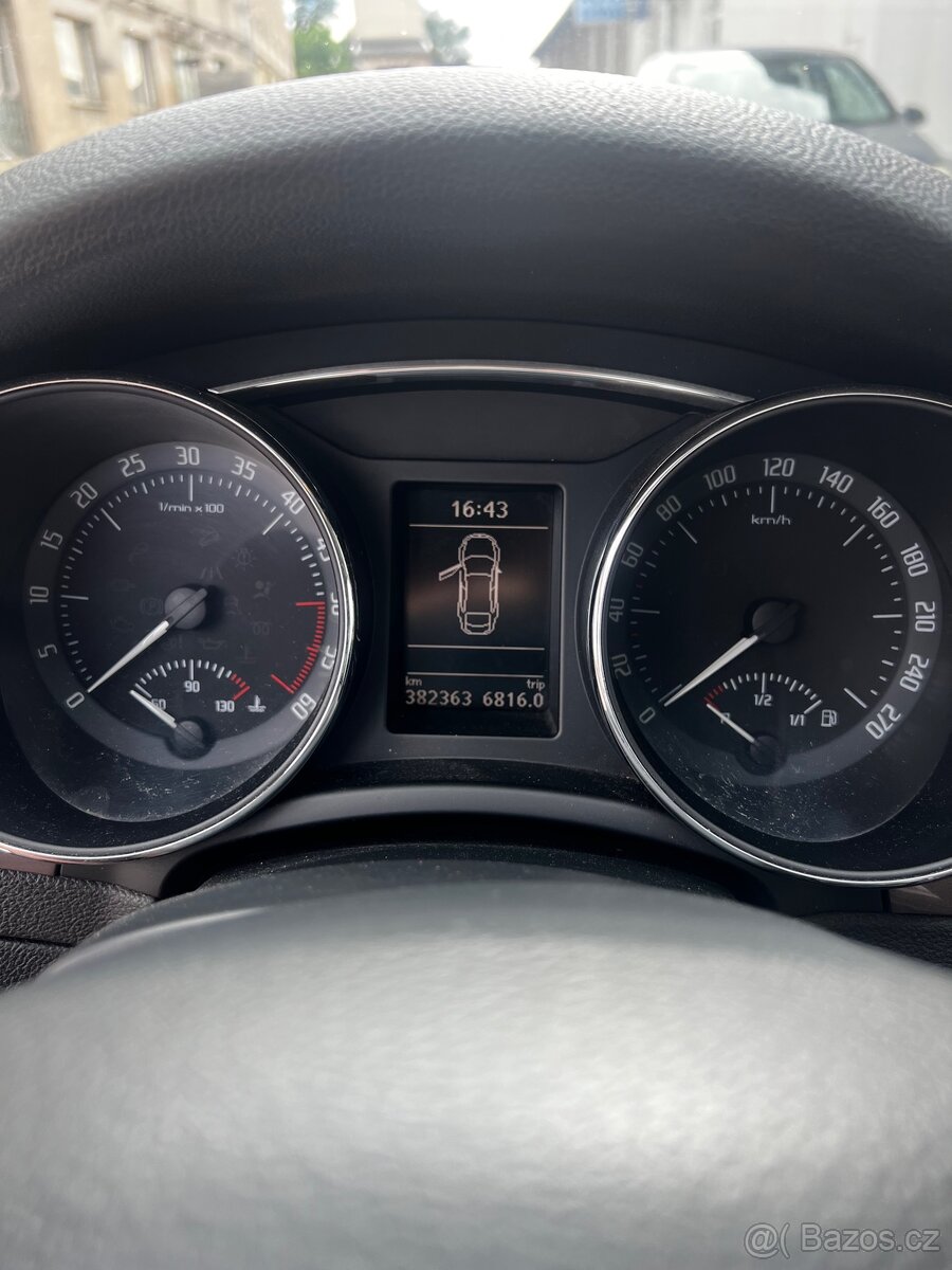 Skoda superb 2015 2.0 TDI - 12