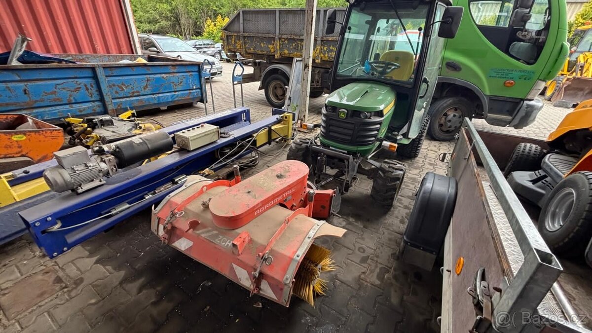 John Deere x949 s vytápěnou kabinou - 12
