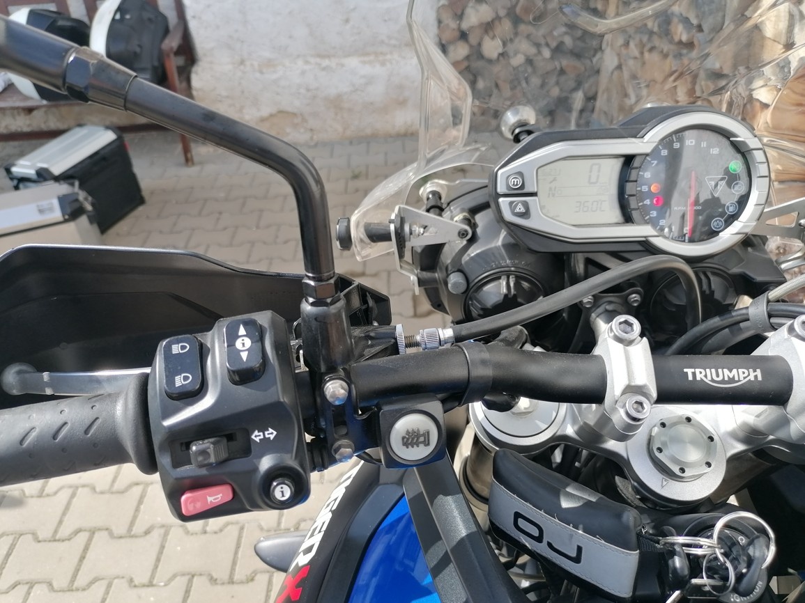 TRIUMPH TIGER 800 XC ABS - 12