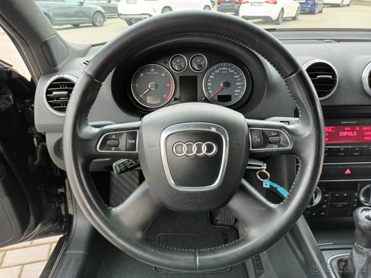 Audi A3 1,6 TDI,XENON,VÝHŘEV, Sportba - 12