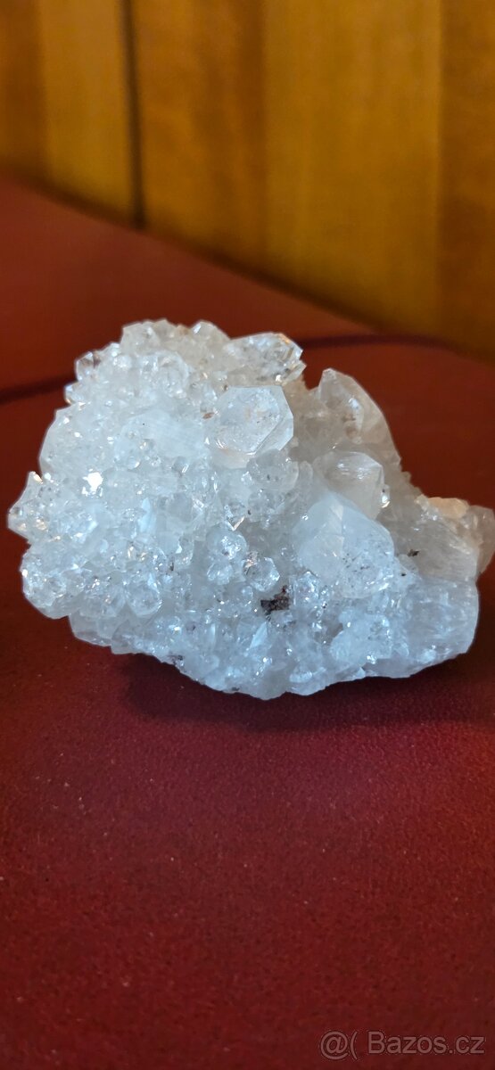 Prodám 2 kusy křišťálové drúzy z Brazílie - 12
