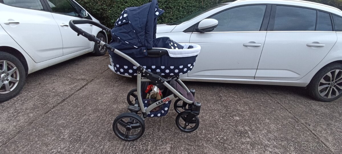 Kočárek Largo - 12
