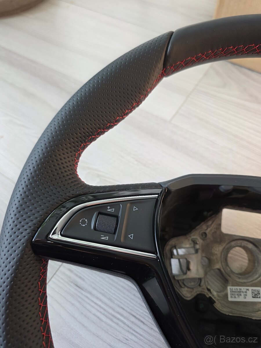 Nový zkosený volant Škoda + PÁDLA DSG - 12