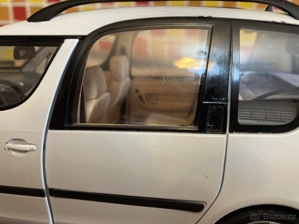 Modely Škoda ABREX 1:18 - 12