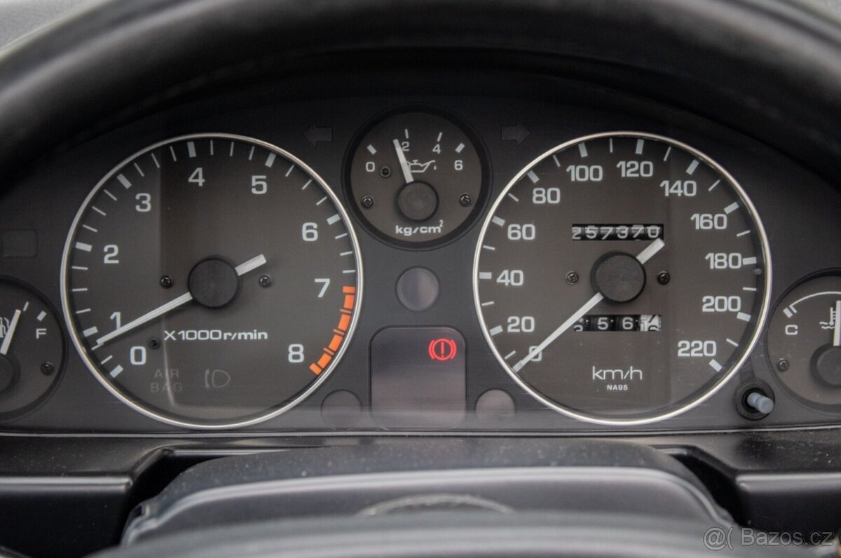 Mazda MX-5 Miata 1,8 benzín - 12