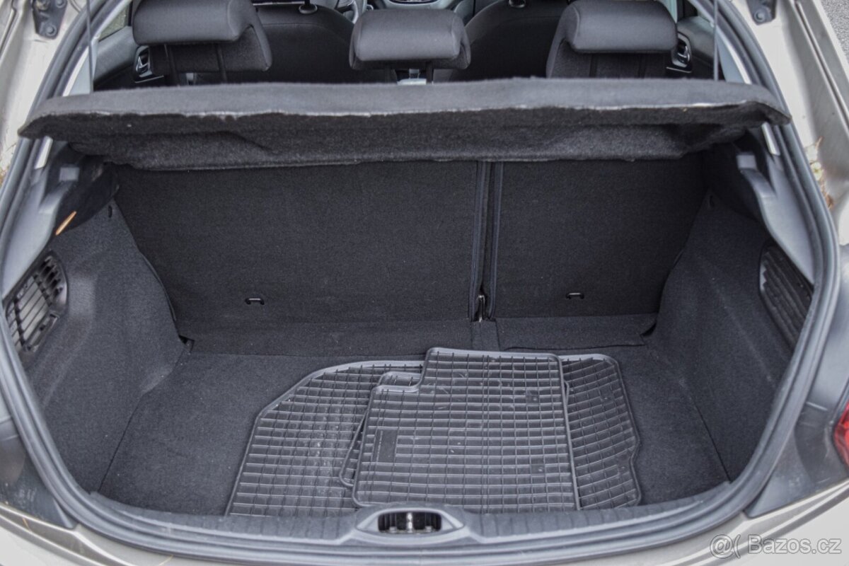 Peugeot 208 1.2 Active 2015 - 12