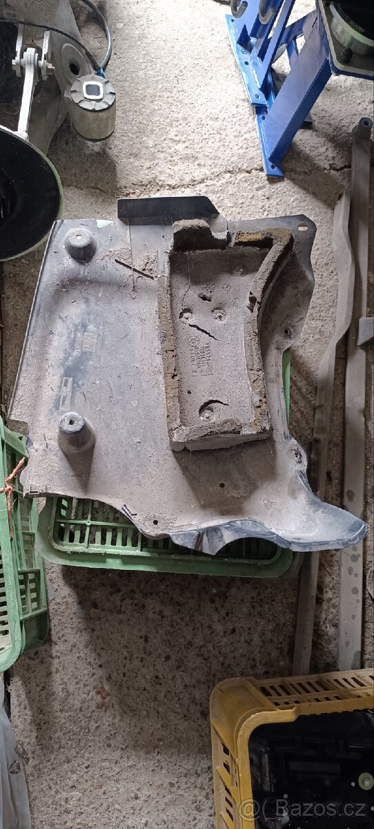 Nejrůznější drobné díly na BMW e60 e61 - 12