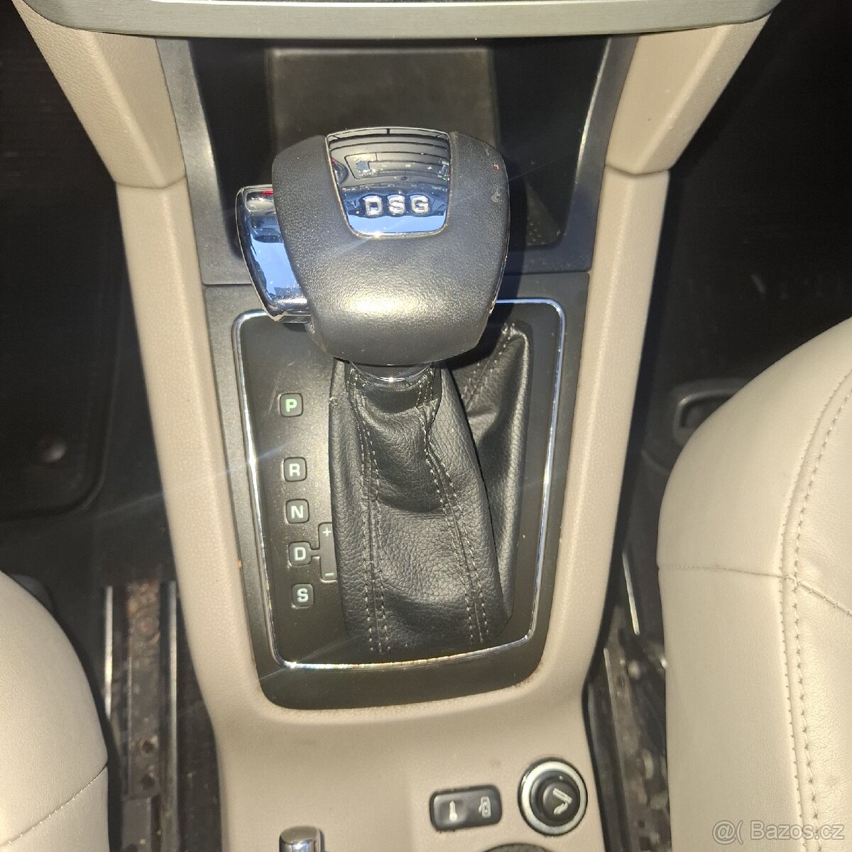 Škoda yeti 1,2tsi max výbava dsg automat top stav - 12