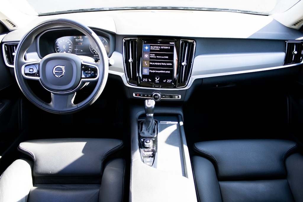 Volvo S90 Momentum Advanced - 12