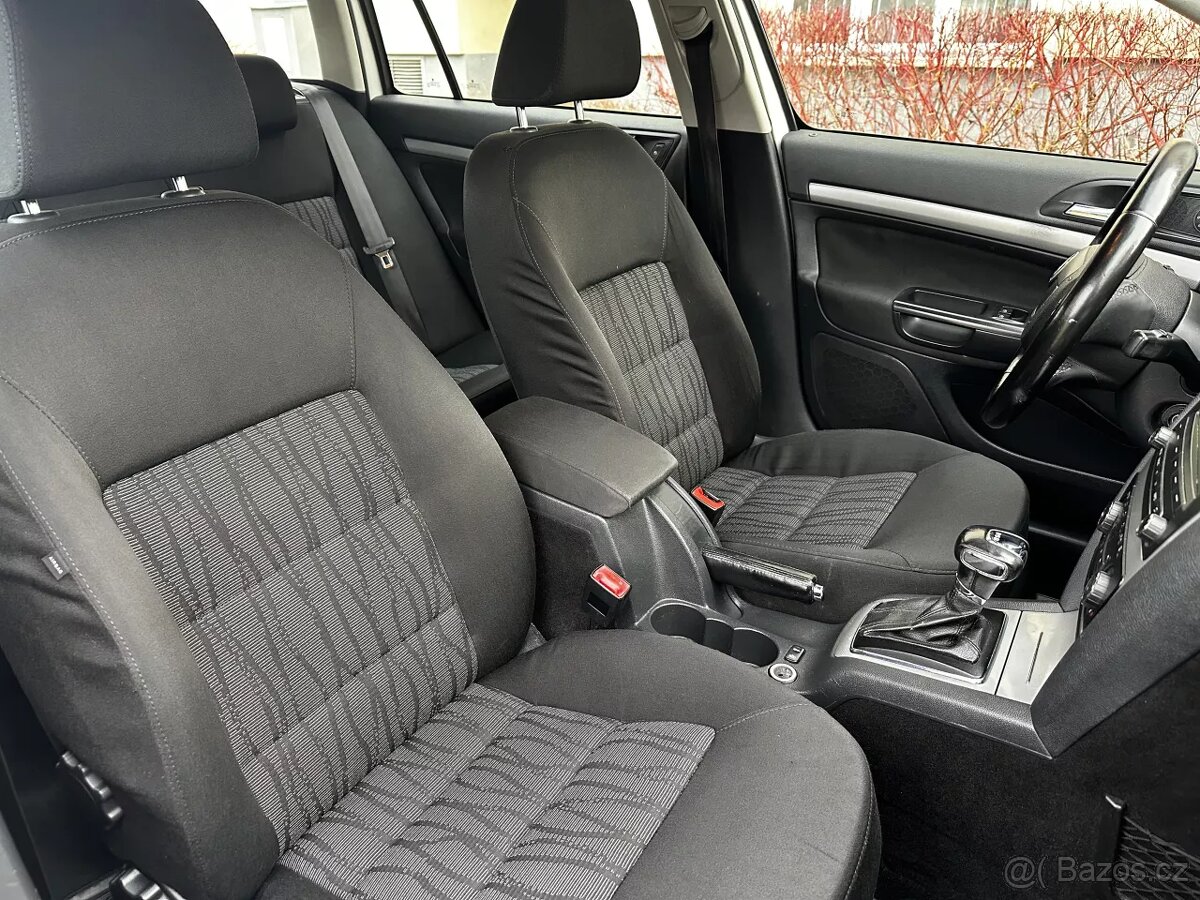 Škoda Octavia 2.0 TDI 103kW Combi DSG Face ALU Klima Tempo - 12