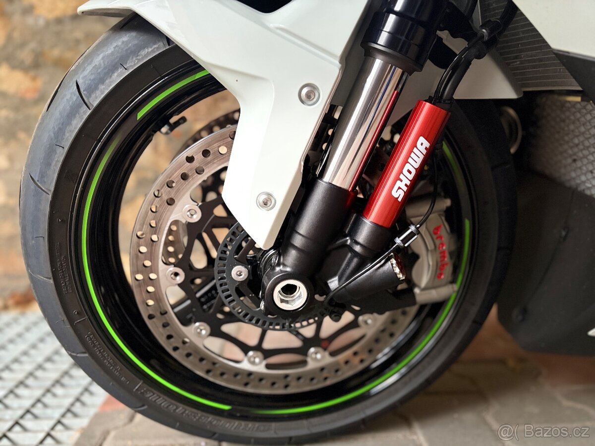 Kawasaki zx10r - 12