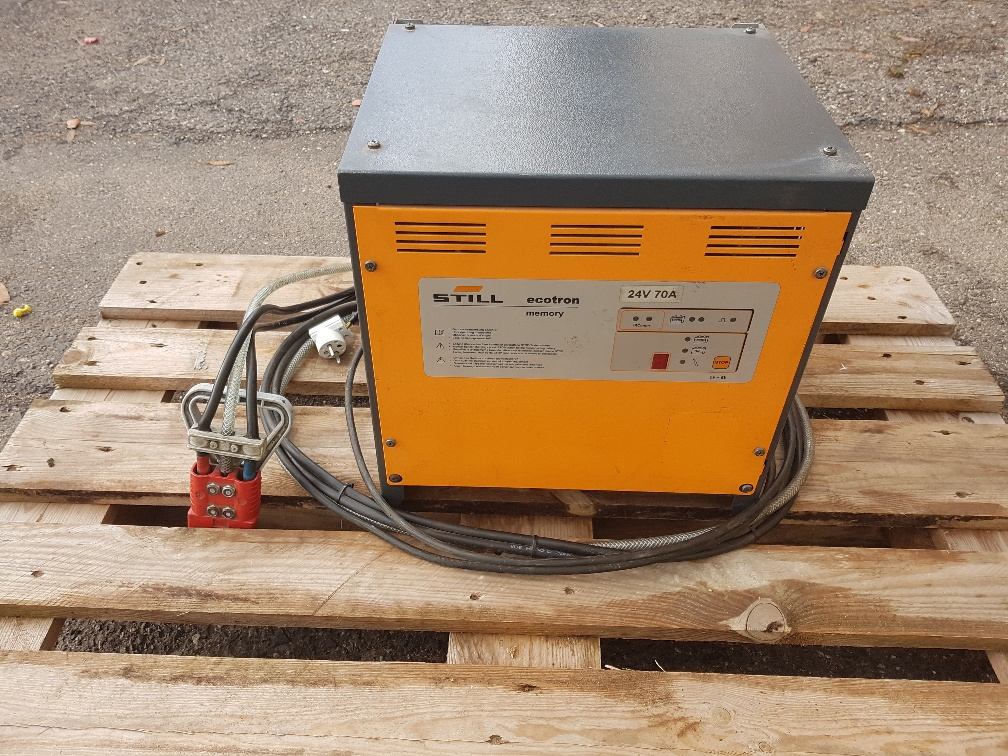 TAHAČ vozíků STILL - 12