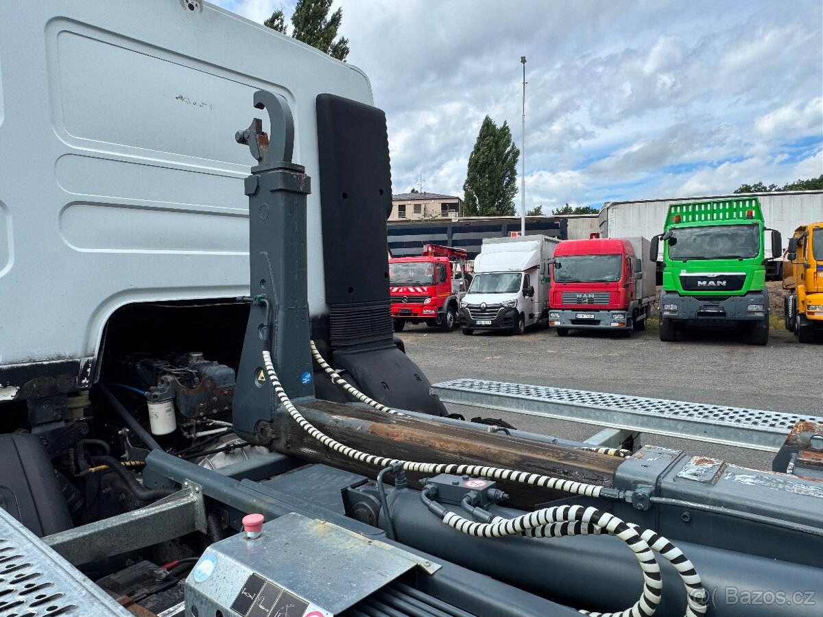 Renault Premium kontejner - 12
