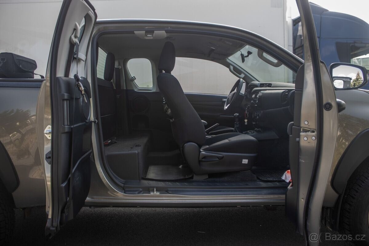 Toyota Hilux MT/6 110kW - 12