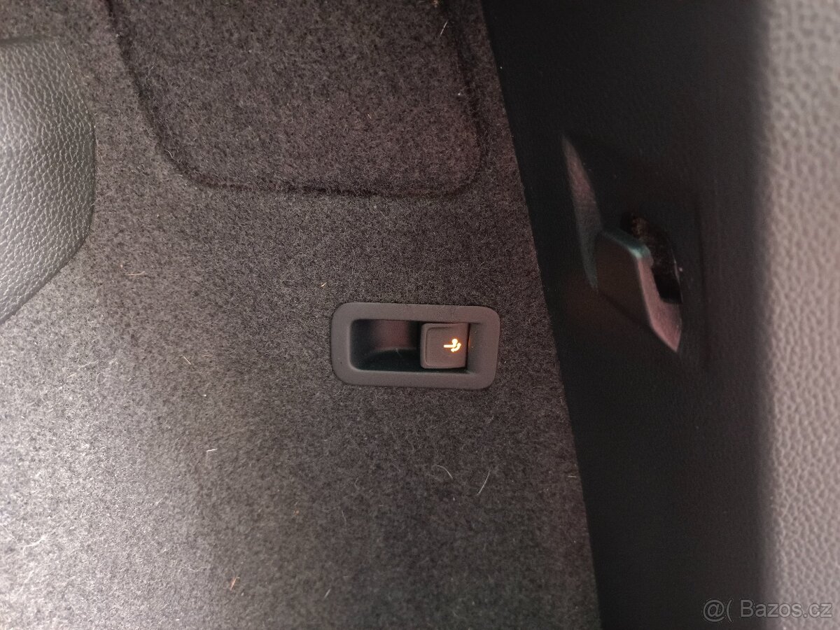 Škoda Karoq 2.0TSI 140kW 4x4 DSG Sportline - Zálohováno - 12