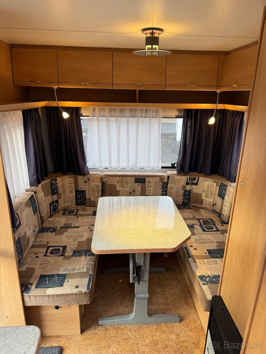 Bürstner FUN 435 TK ~ Pevná postel - 12