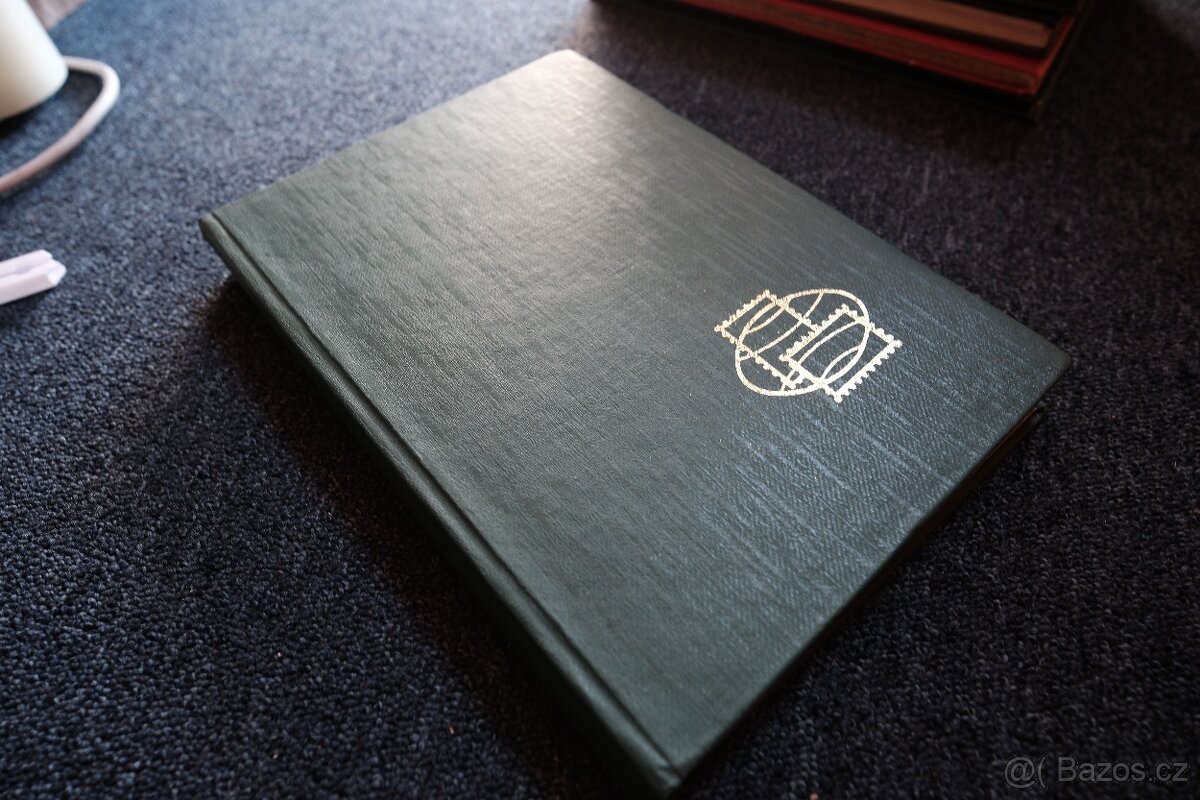 Kniha známek s vesmírnou tématikou - SSSR i USA - 11 stran - 12