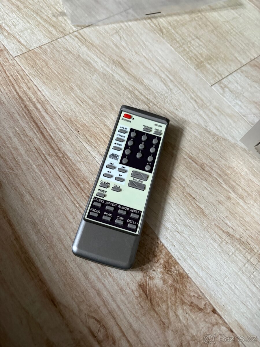 CD přehrávač Denon DCD-520 včetně DO - 12