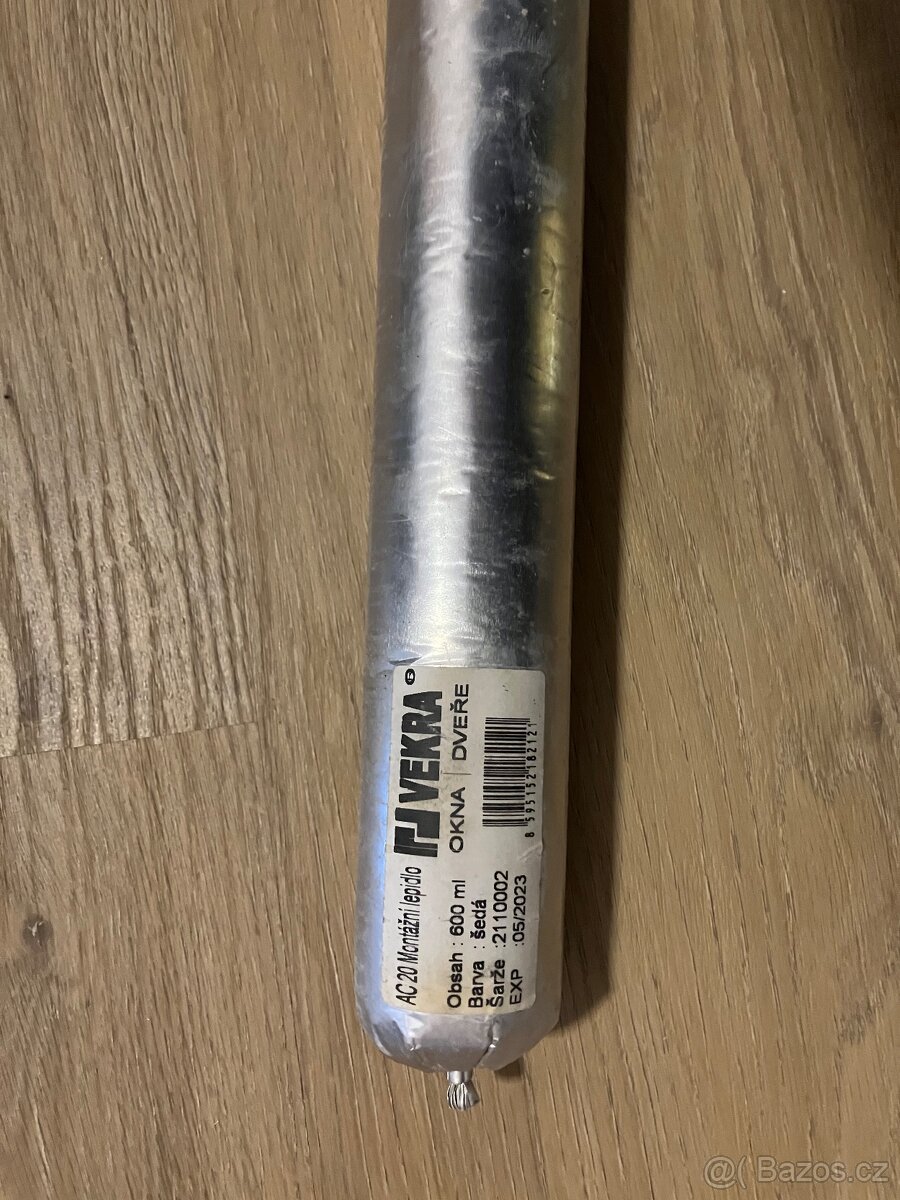 Zbytky materiálu ze stavby - 12