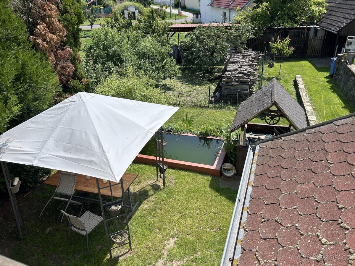 Nabízíme prodej rvícegeneračního domu v obci Jevišovka - 12