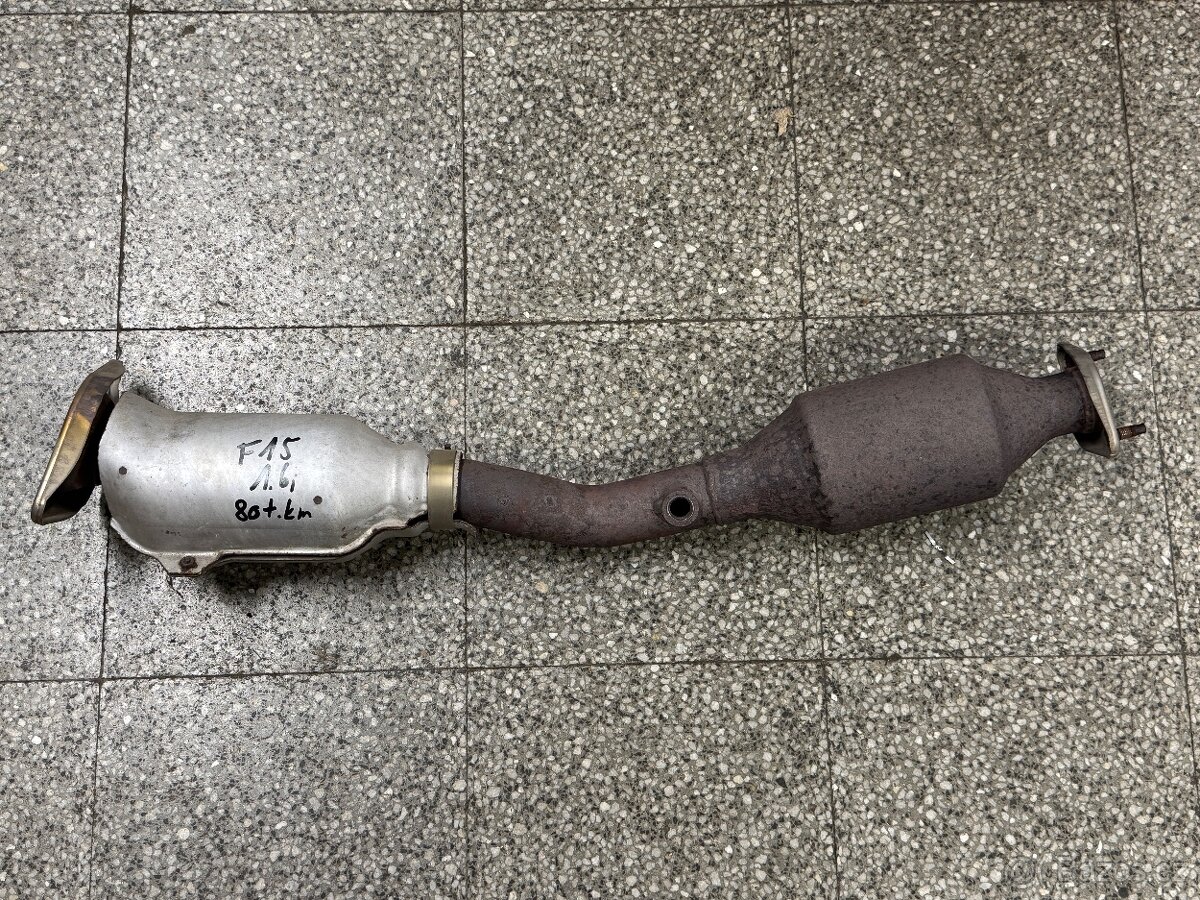 Airbagy, světla, víko kufru + okno, dveře Nissan Juke F15 - 12