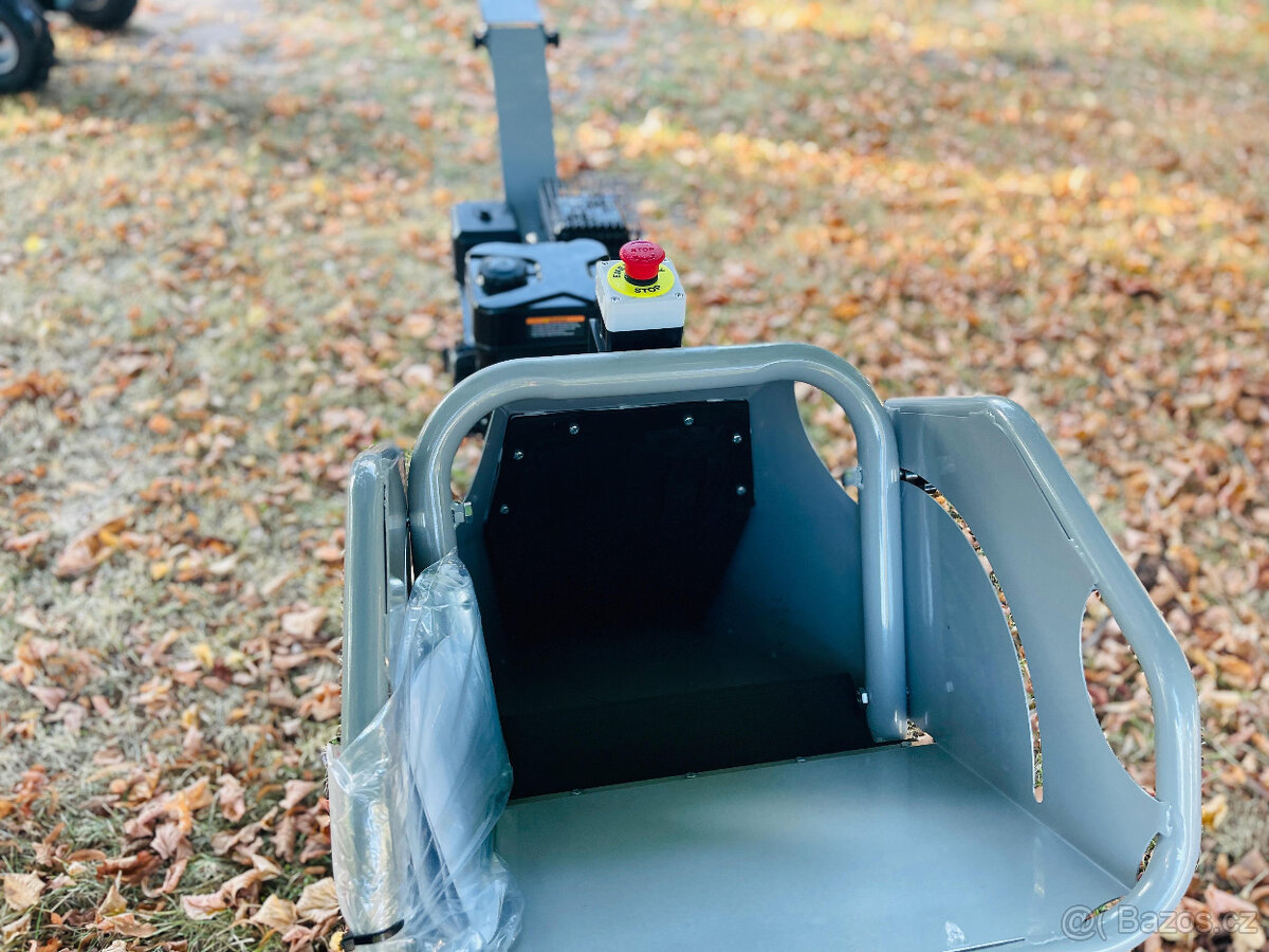 Štěpkovač dřeva LR 650 F - 12