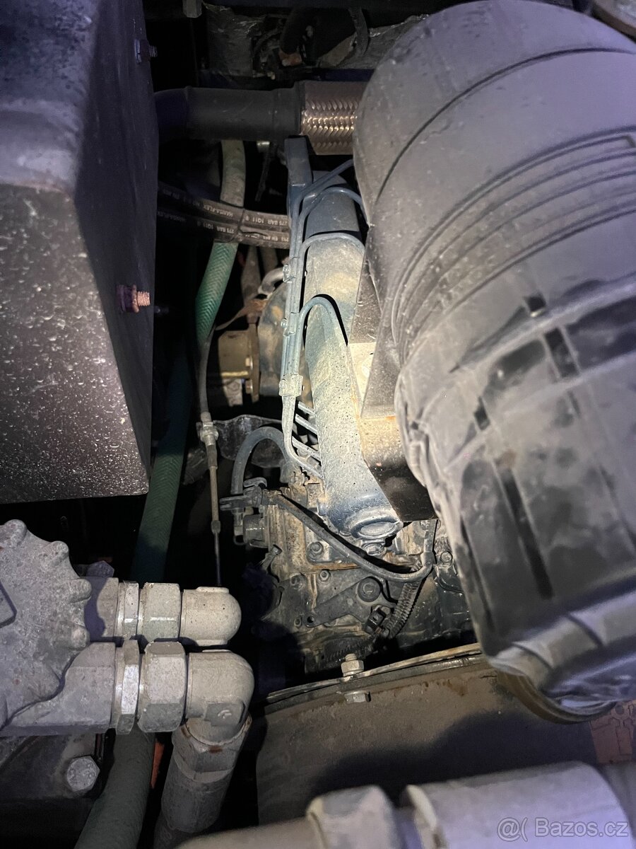 Golem UNC smykem řízení nakladač - 12