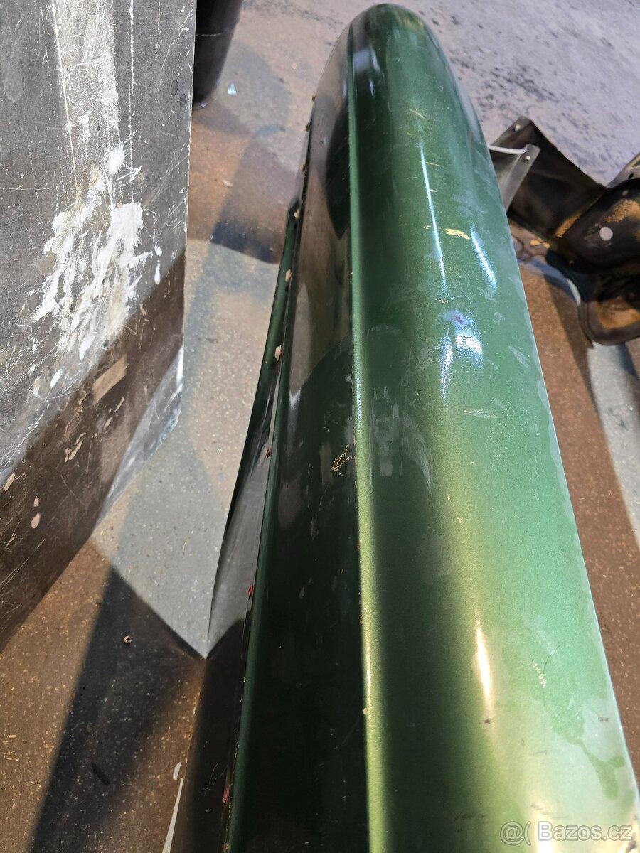 MERCEDES W108 W109 PŘEDNÍ BLATNÍKY PRAVÝ LEVÝ - 12