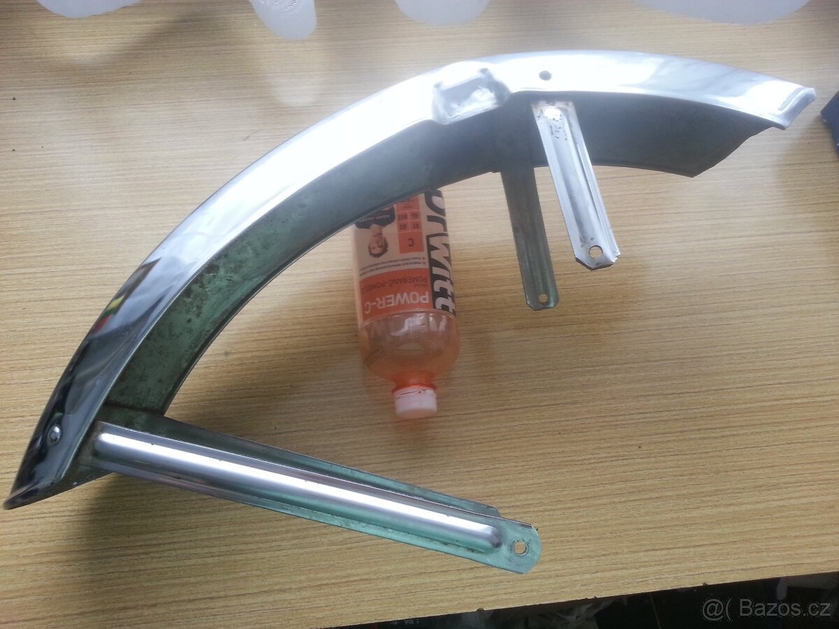 Přední blatník na Jawa 350 634 napadený kutilem - 12