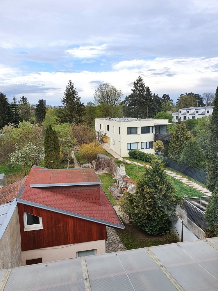 1.lůž. pok. v dívčím 3+1 RD prač/sušička, studentka/ml. pr. - 12