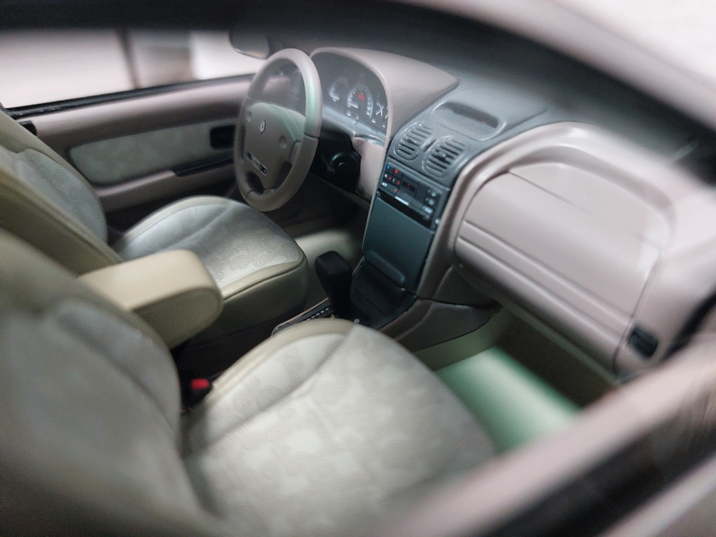 model auta Renault Laguna 1996 Baccara Otto mobile 1:18 - 12