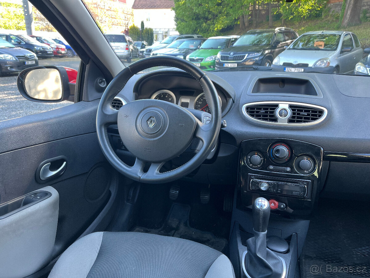 RENAULT CLIO 1,2 i 55Kw 1.MAJITEL, ČR - 12