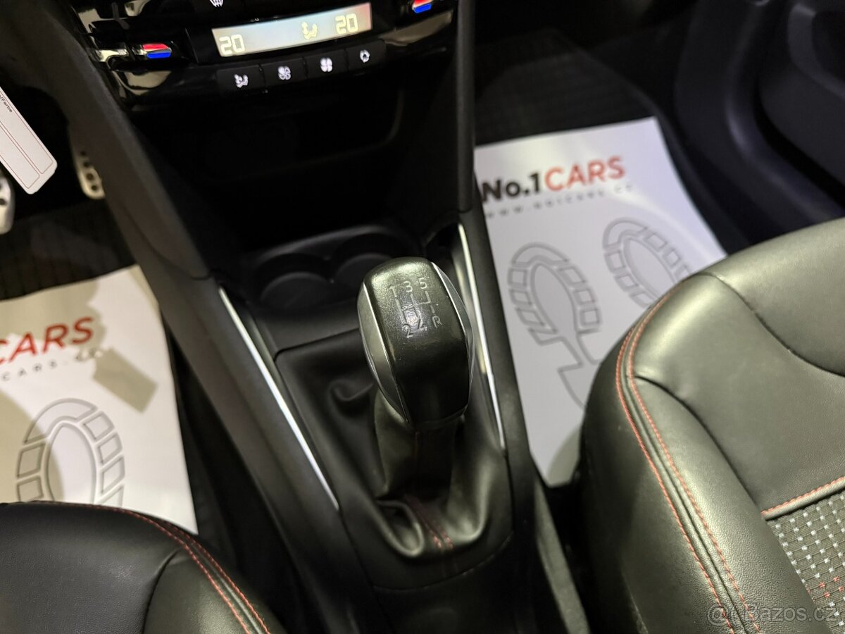 Peugeot 208 1,2 81KW GT-LINE ČIDLA VÝHŘEV - 12