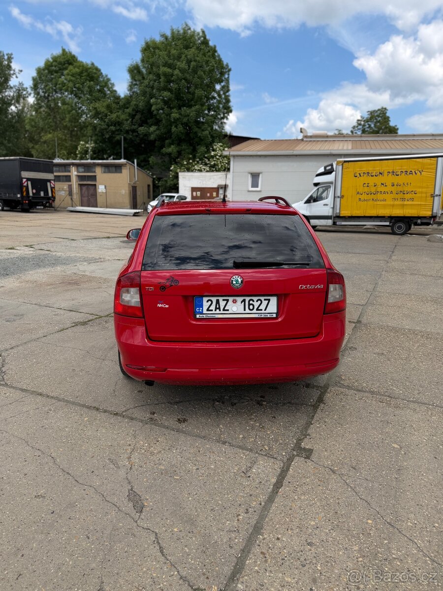 Škoda Octavia II Combi 1.6 TDI 77 kW - 12