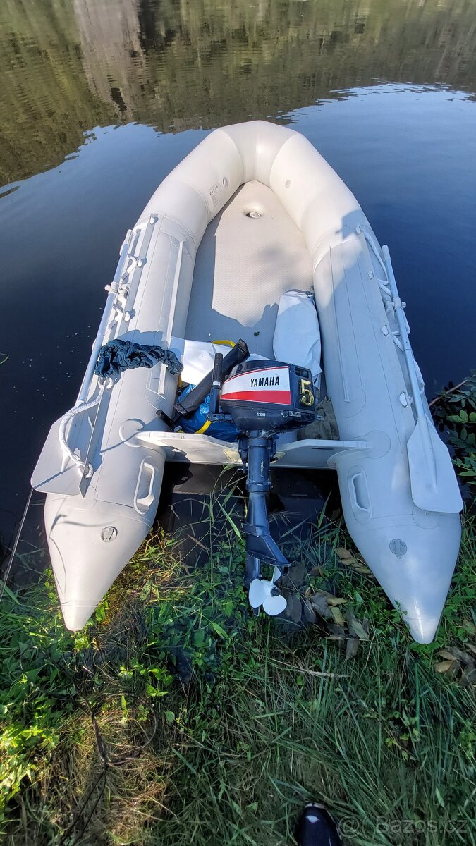 Motorový člun 3,65 m pro 4 osoby plus motor Yamaha - 12