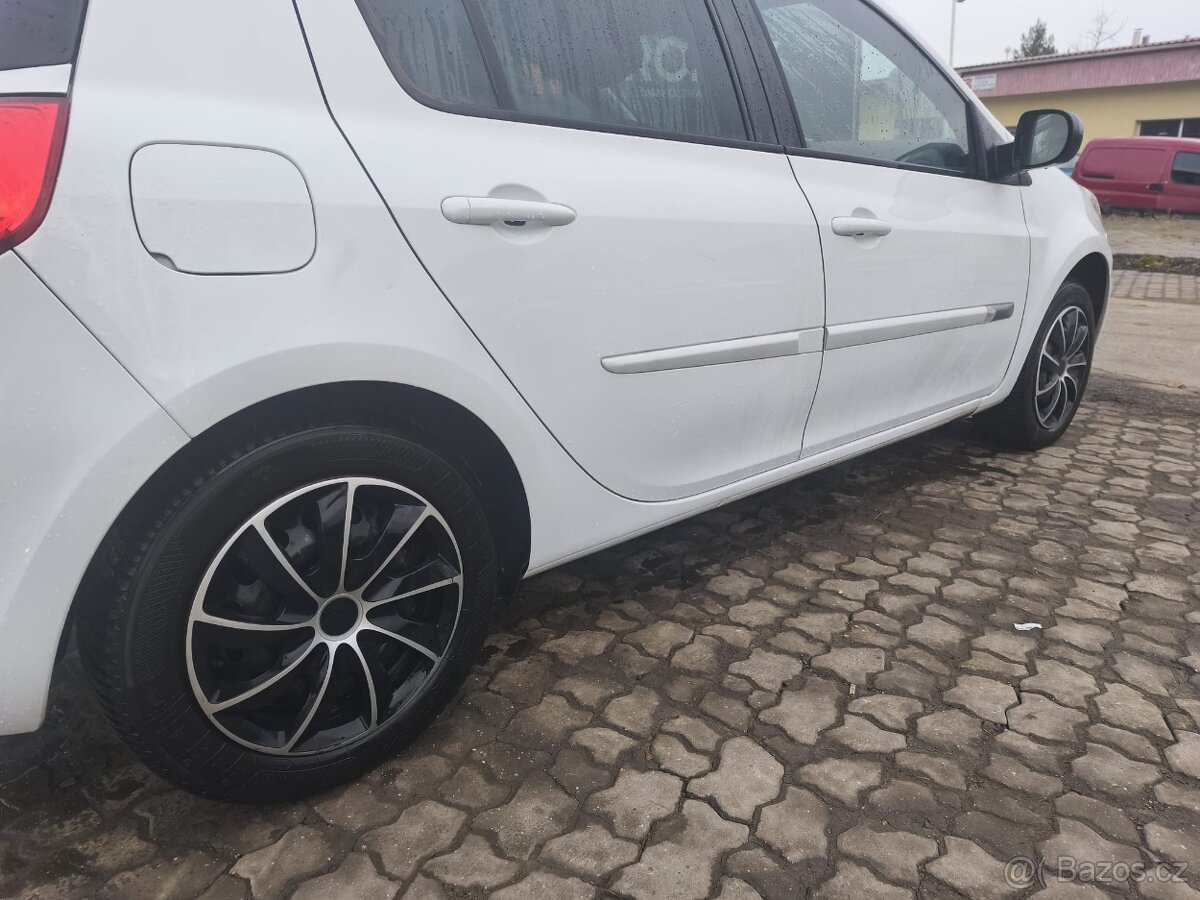Renault Clio 1.6i Automat - 12