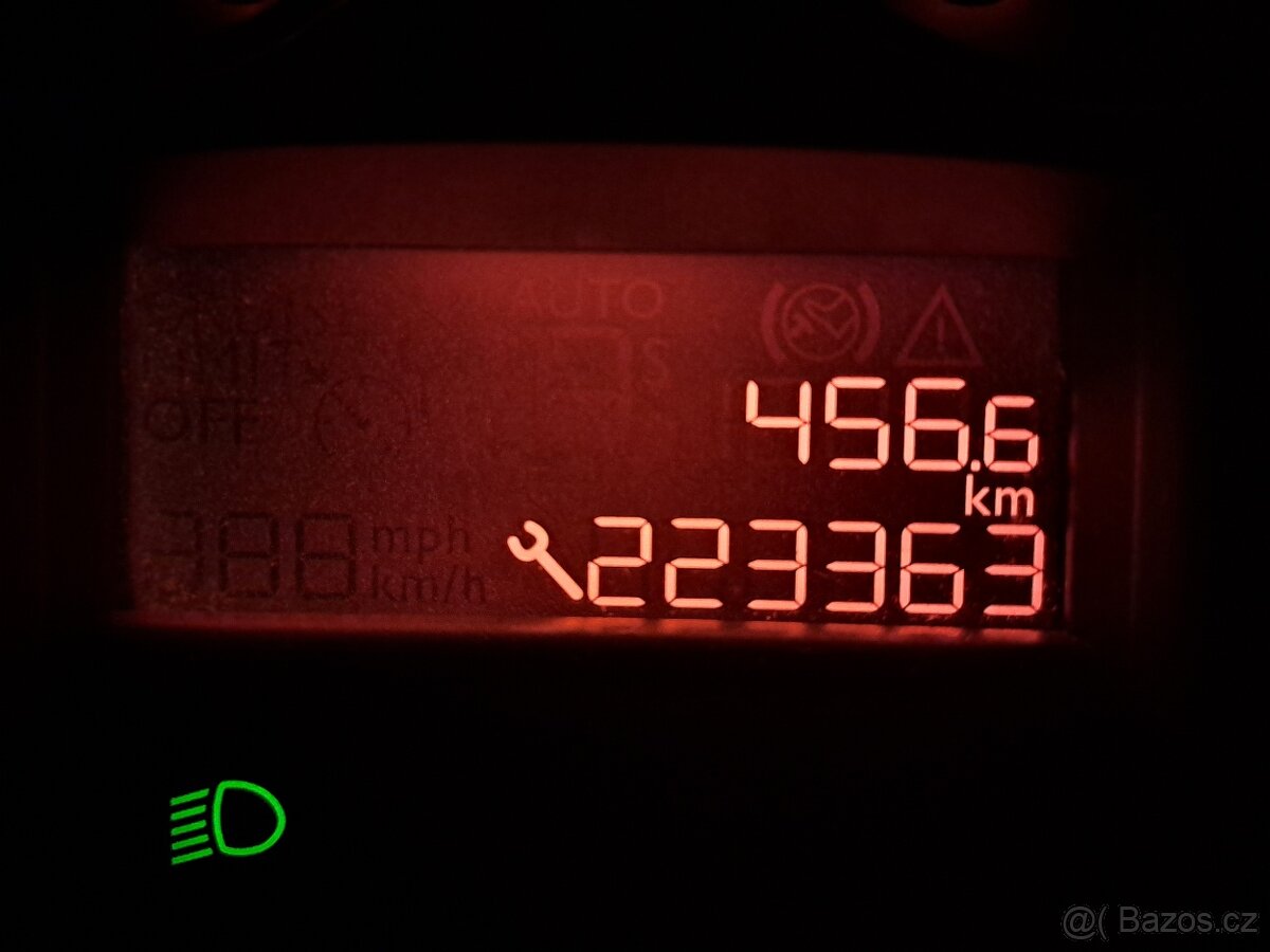 Peugeot 308 SW , rok 2011, 1.6 benzin - 12