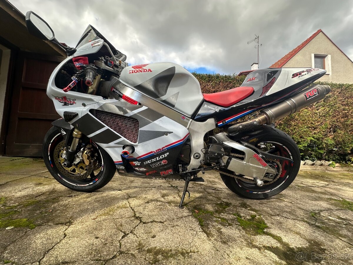 Honda VTR 1000 SP2 - 12