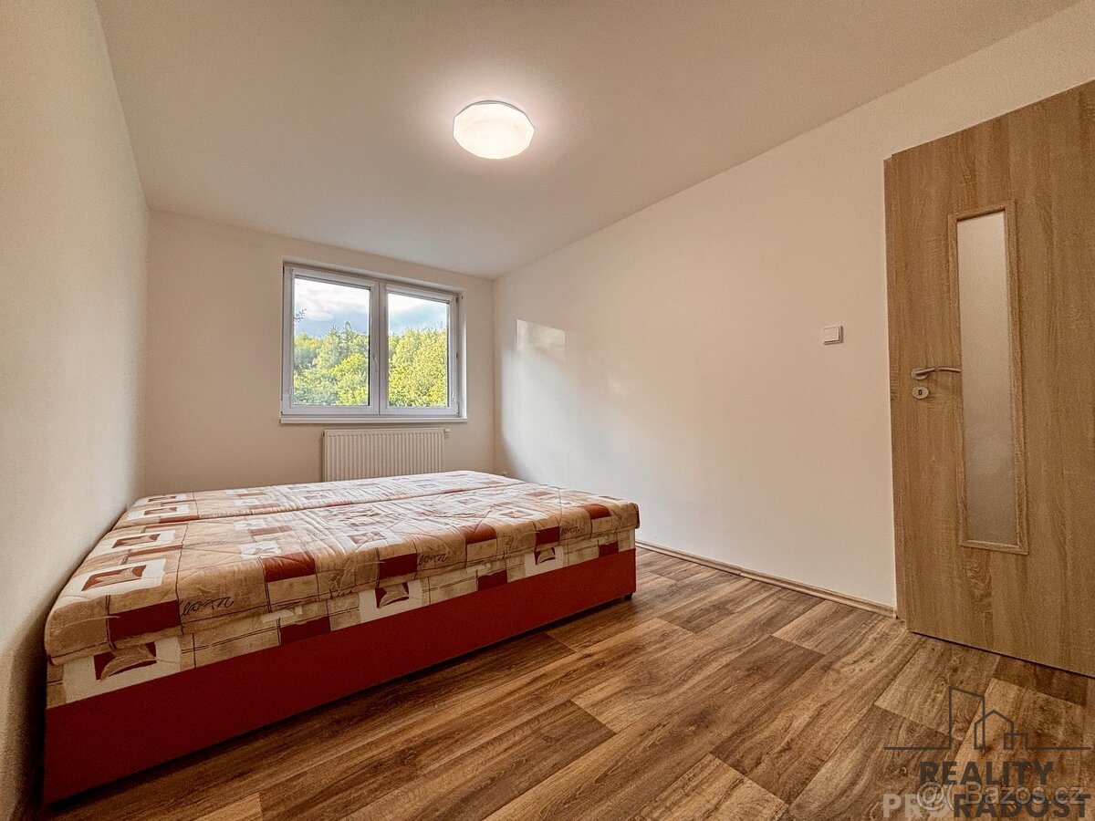 Prodej chaty 4+kk 133 m2, pozemek 728 m2, k celoročnímu bydl - 12