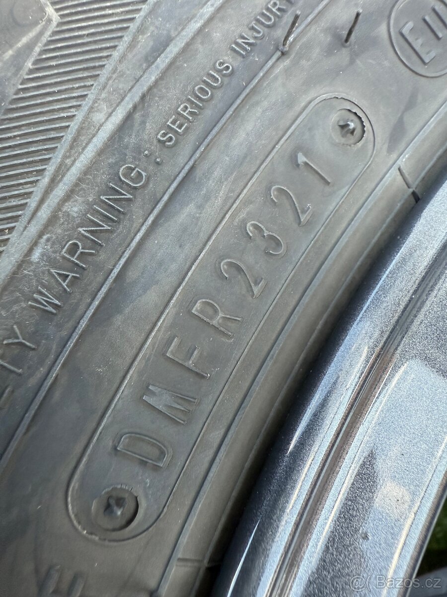 VW TIGUAN - 215/65 R17 ORIGINÁLNÍ ZIMNÍ SADA - 12
