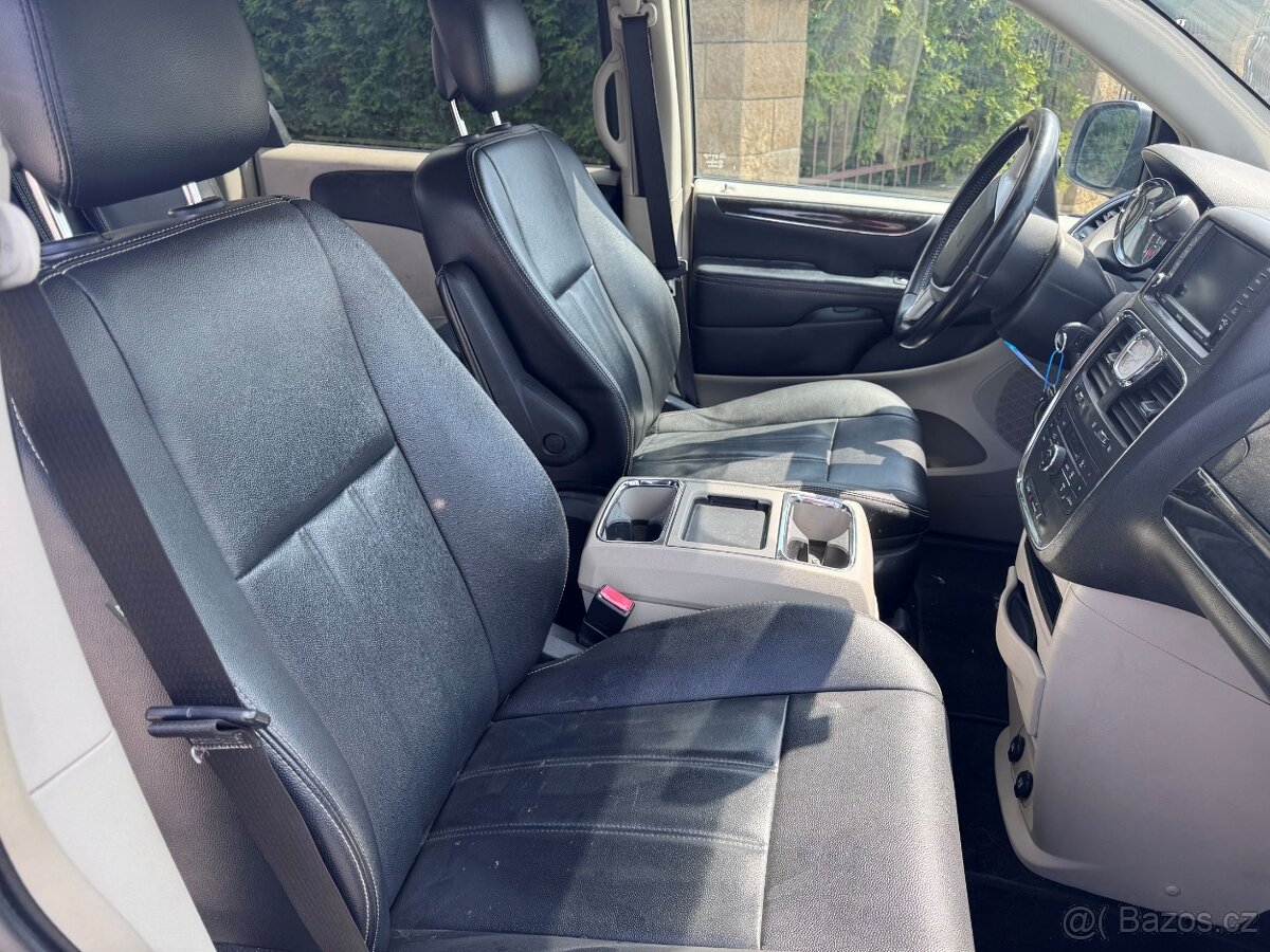 Chrysler Town Country 3,6 LPG Limited DVD 2014 - 12
