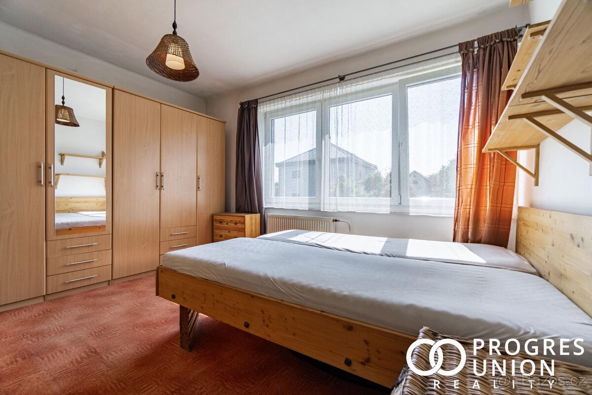 Exkluzivní prodej rodinného domu s velkým pozemkem Rožnov - 12