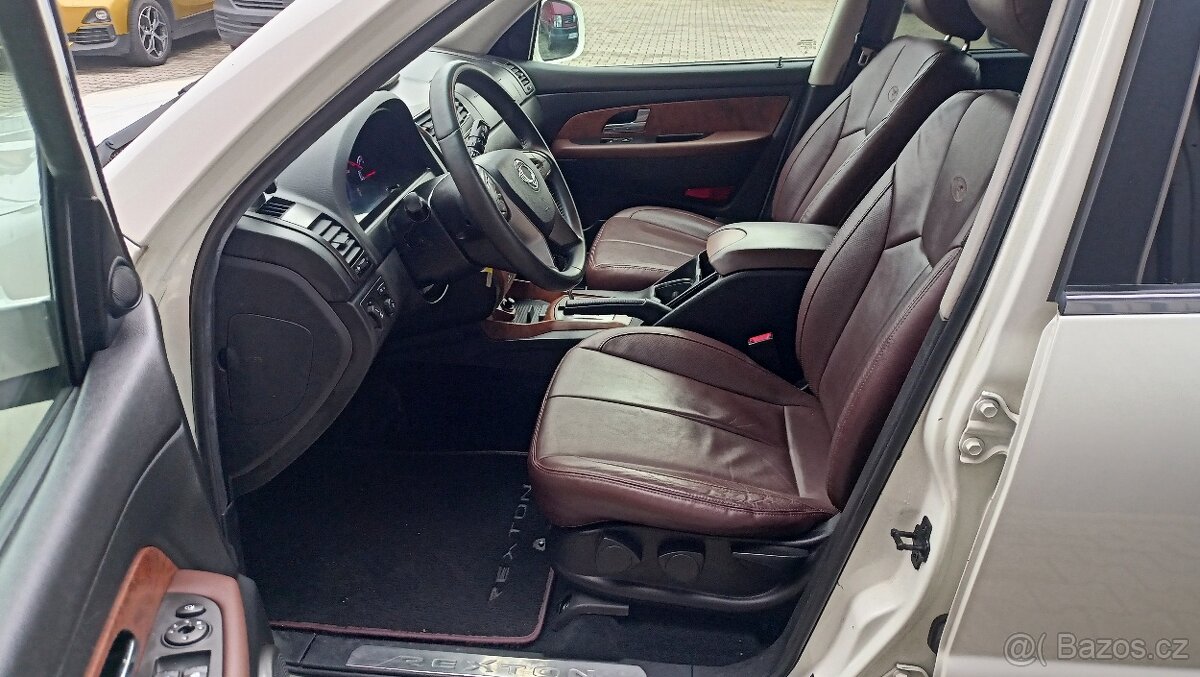 SSANGYONG REXTON RX 220e-Xdi 7 míst 2018 perfektní - 12