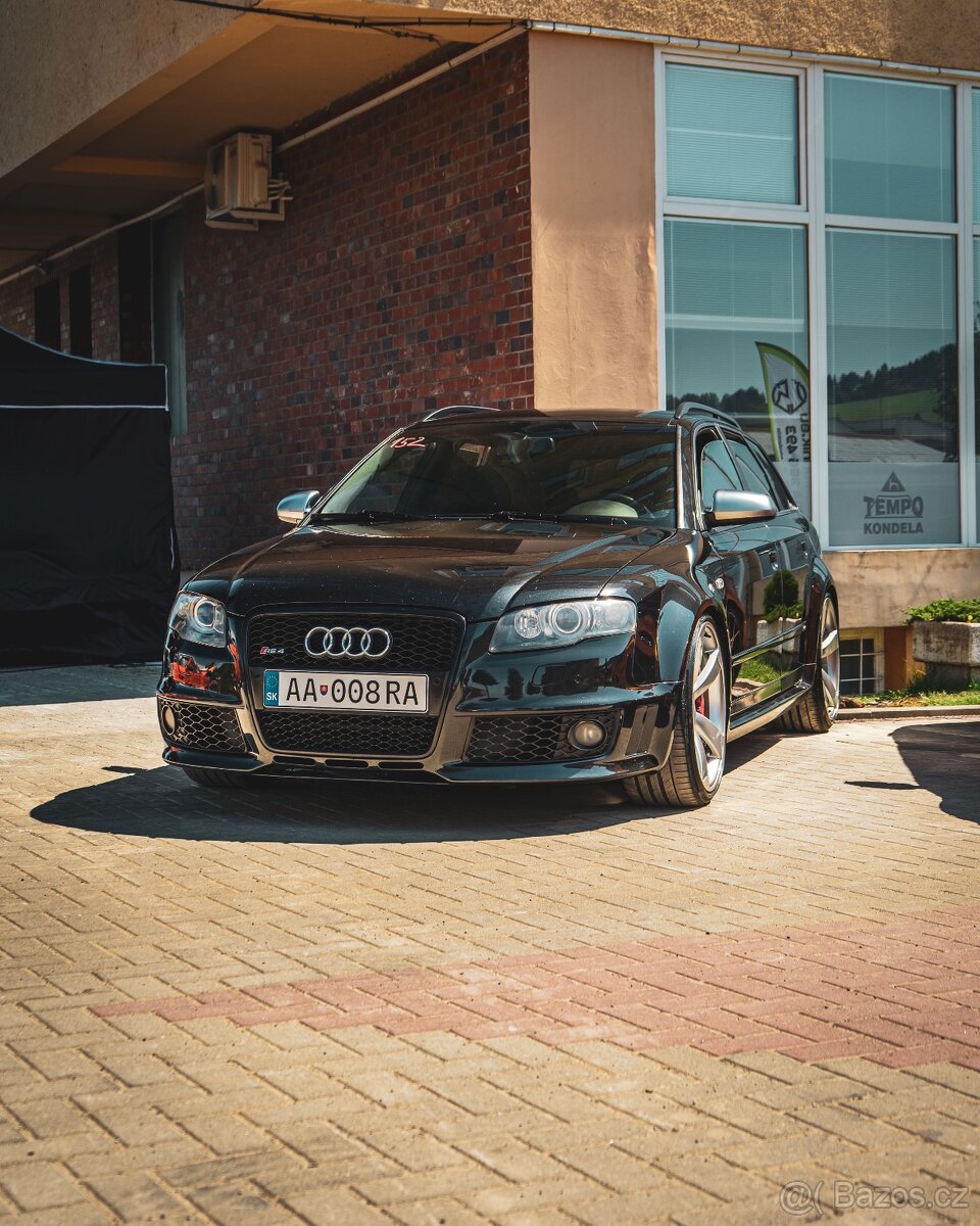Audi RS4 avant b7 - 12