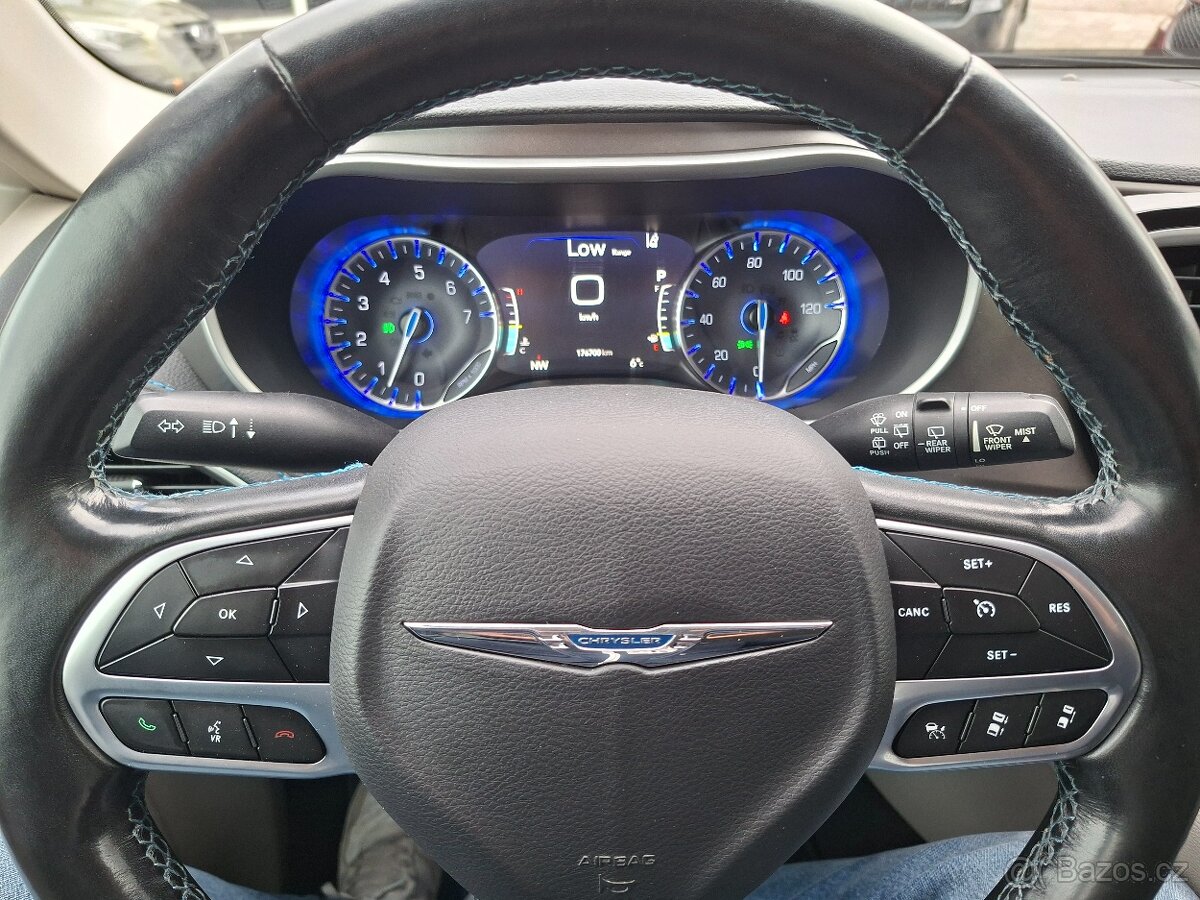 Chrysler Pacifica 3,6L V6, 7míst, bohatá výbava, nový model - 12
