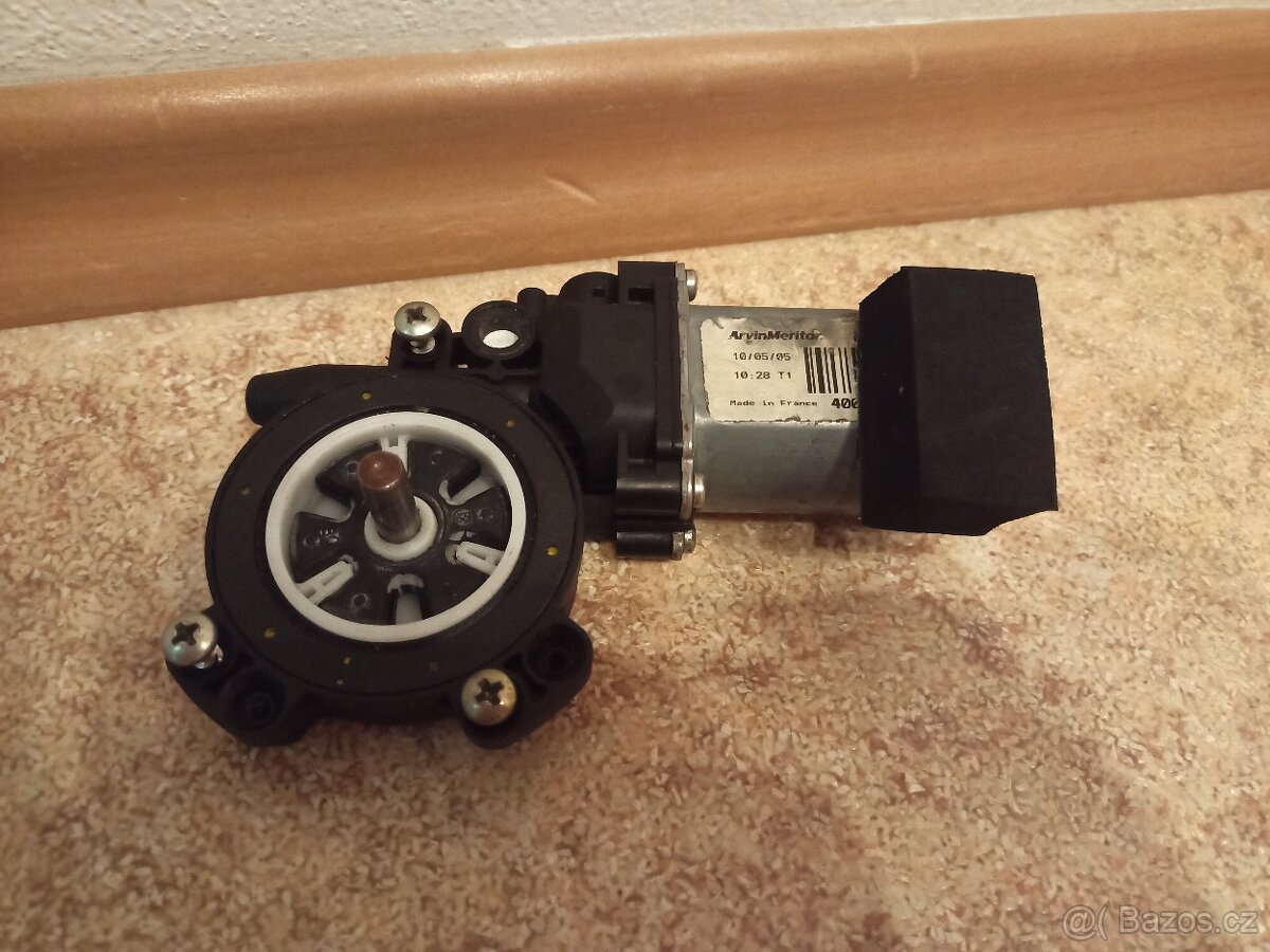 Renault díly z Megane ll r.v2005 - 12