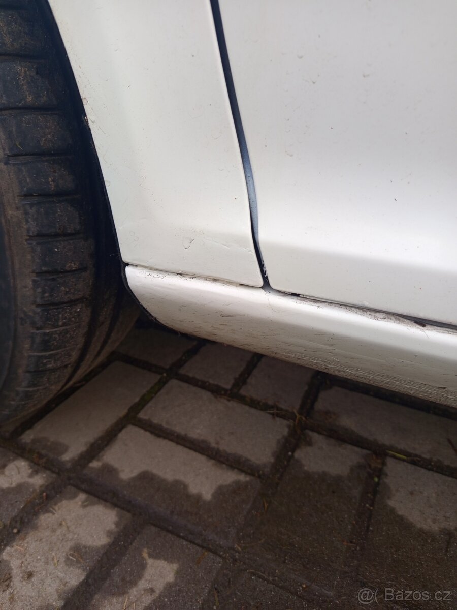 Octavia 2 combi 1.9 TDI 77 kW, km 283 tis, 2xkola - 12