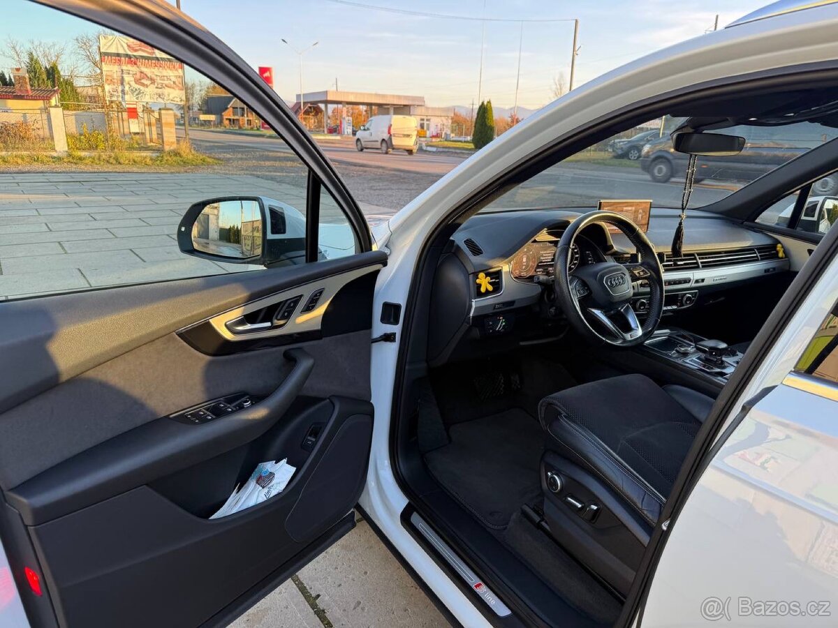 Audi Q7 S-line - 12
