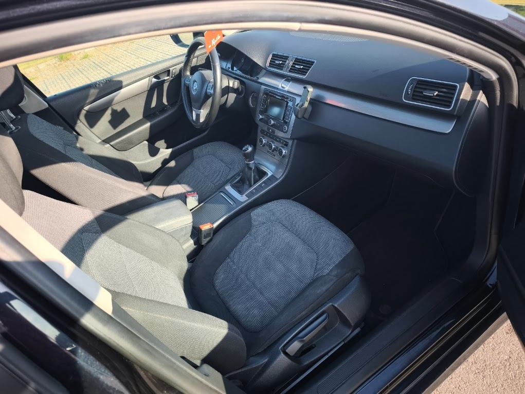 Volkswagen Passat B7 2.0TDi rok 2012 - 12
