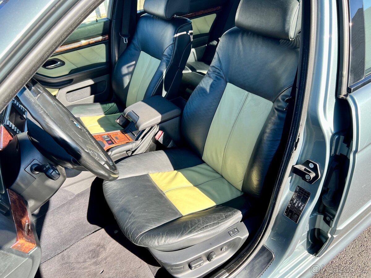 BMW 525iA Individual - 12